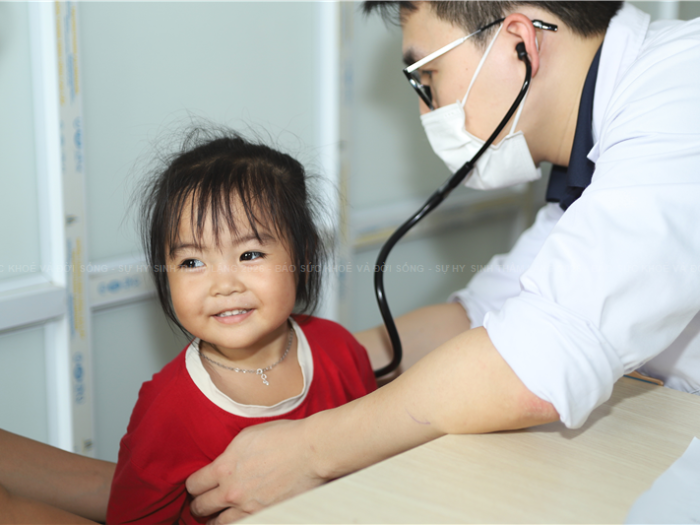 Màu áo trắng nơi xã đảo Minh Châu